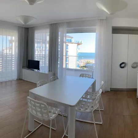 Hotel apartamentowy Marina Official