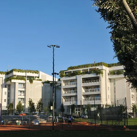 Marina Official Hotel apartamentowy 3*